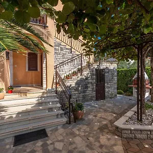  Apartment Feniks
